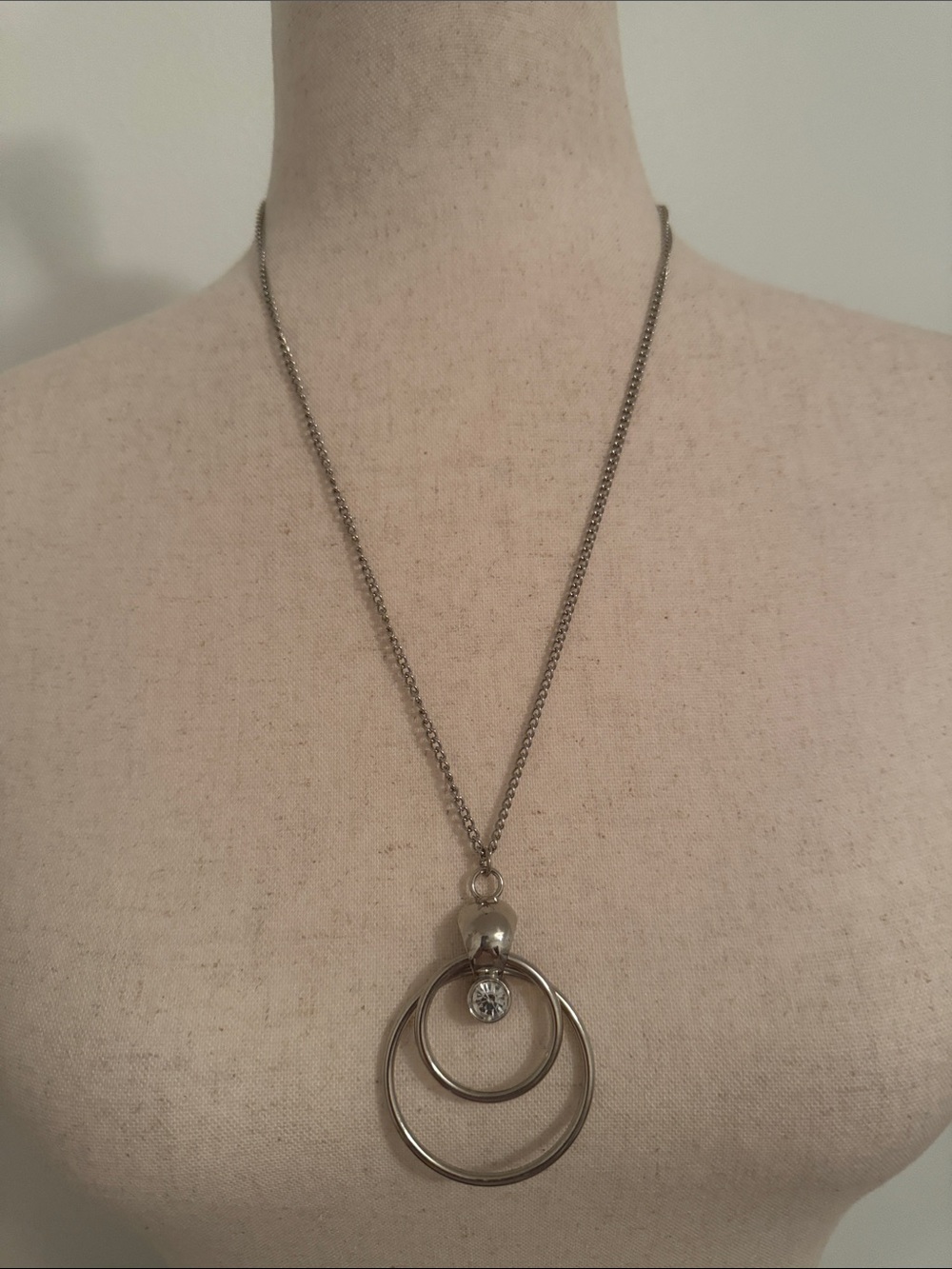 ☀️3 FOR $25 LOFT Silver-Tone Double Ring Pendant Necklace